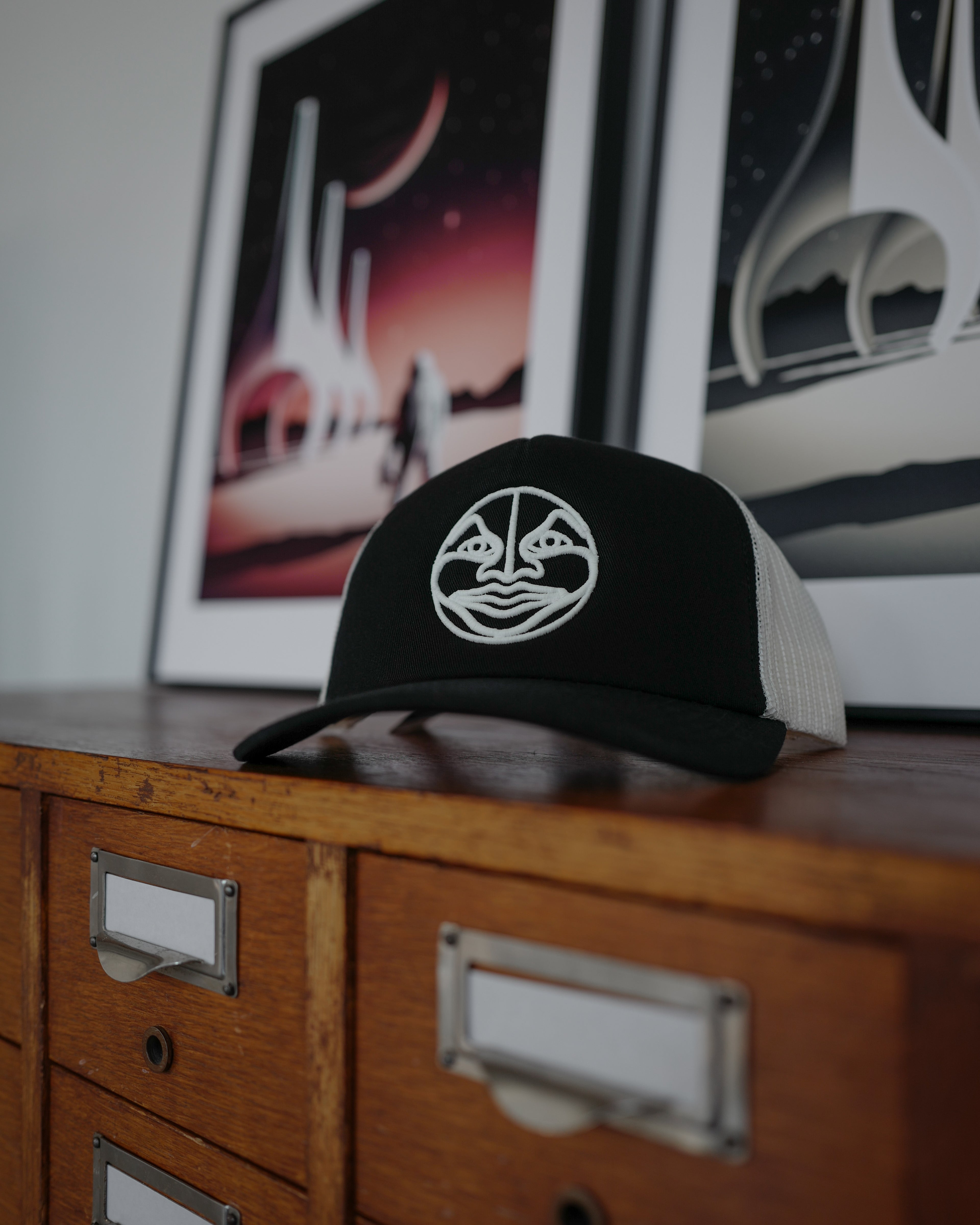 Sarpaneva Moonface trucker cap